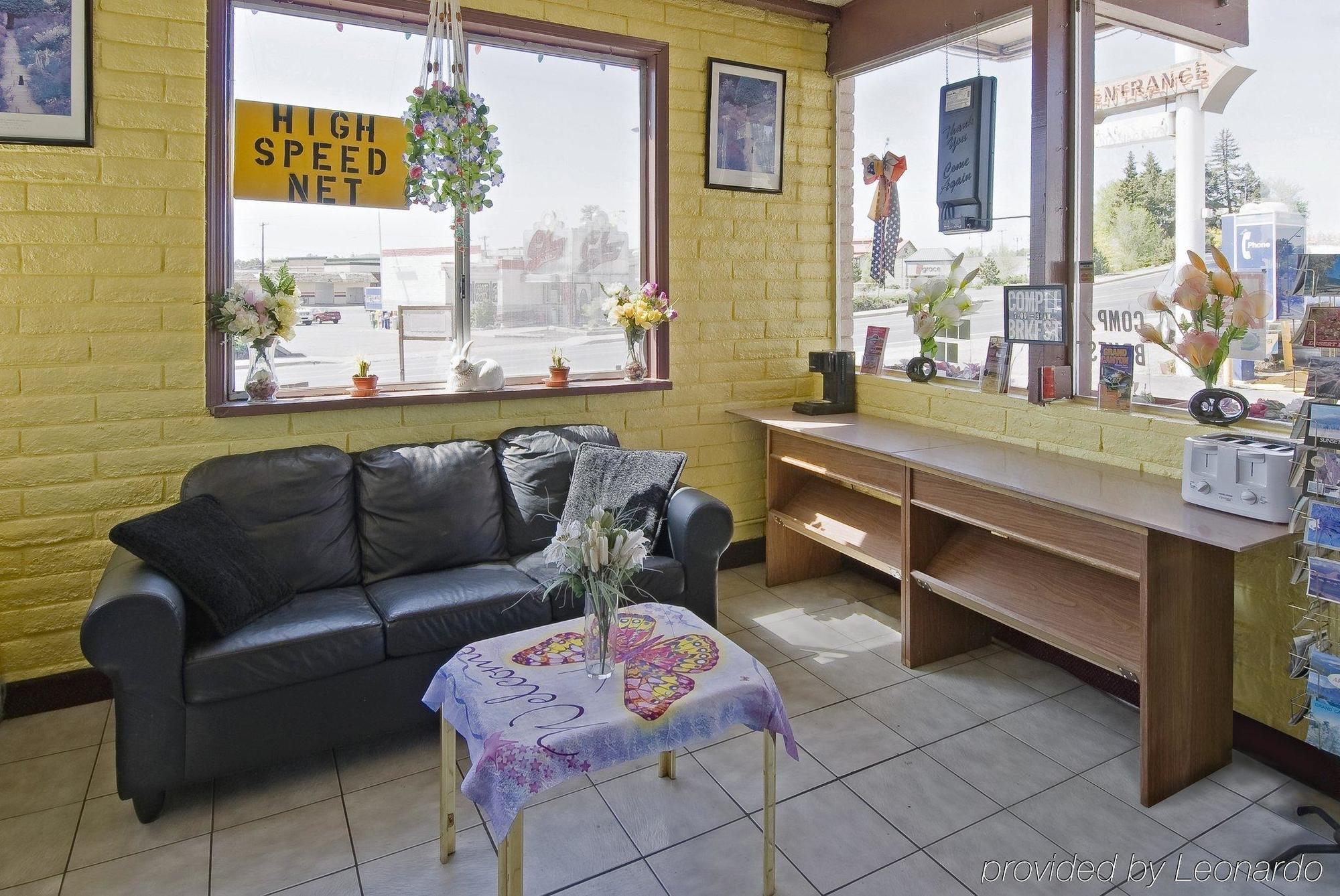 Snow Peak Inn Flagstaff Interior photo