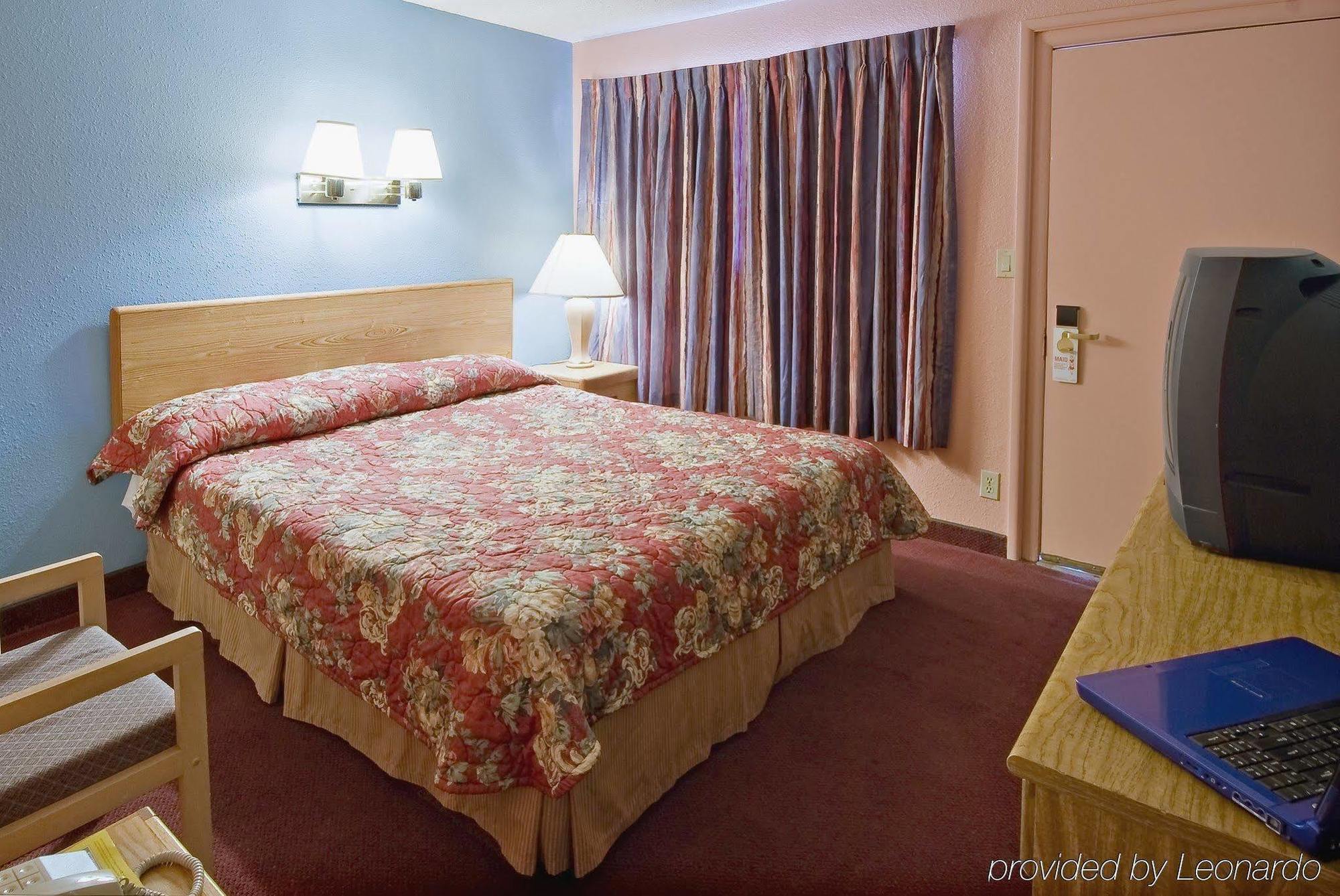 Snow Peak Inn Flagstaff Room photo